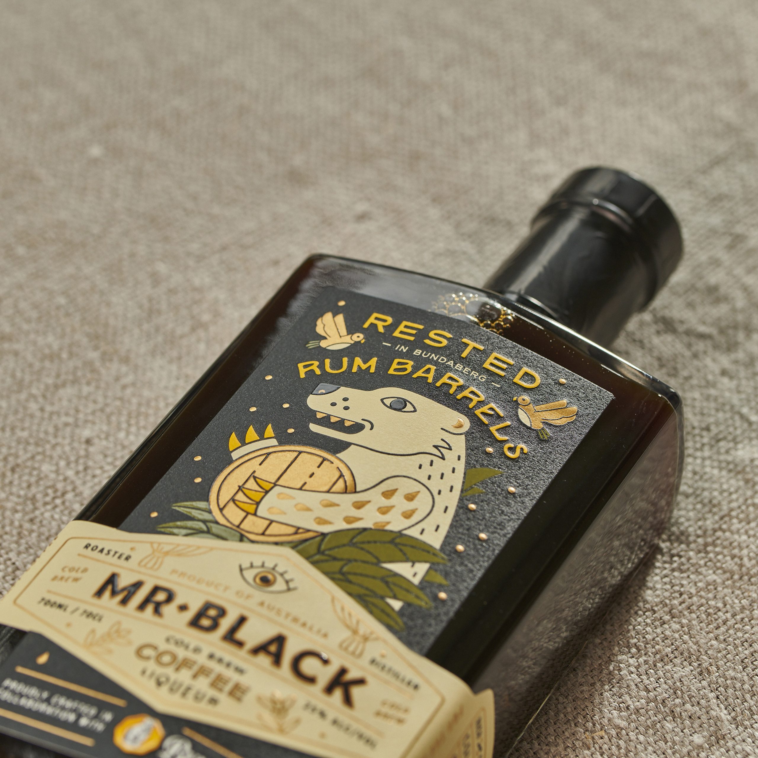 A BLEND OF THE WORLD’S BEST RUM AND MR BLACK COFFEE LIQUEUR splash image